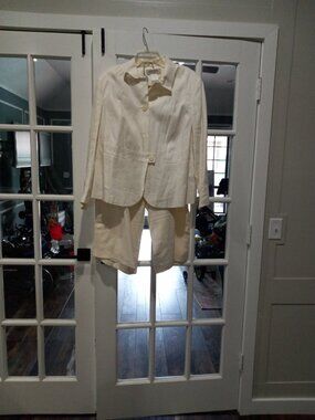 Harve' Bernard Woman Ivory Linen Suit size 18w